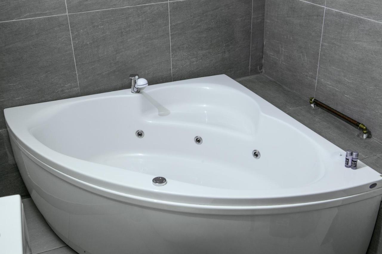 Attico Spa كراغوييفاك المظهر الخارجي الصورة